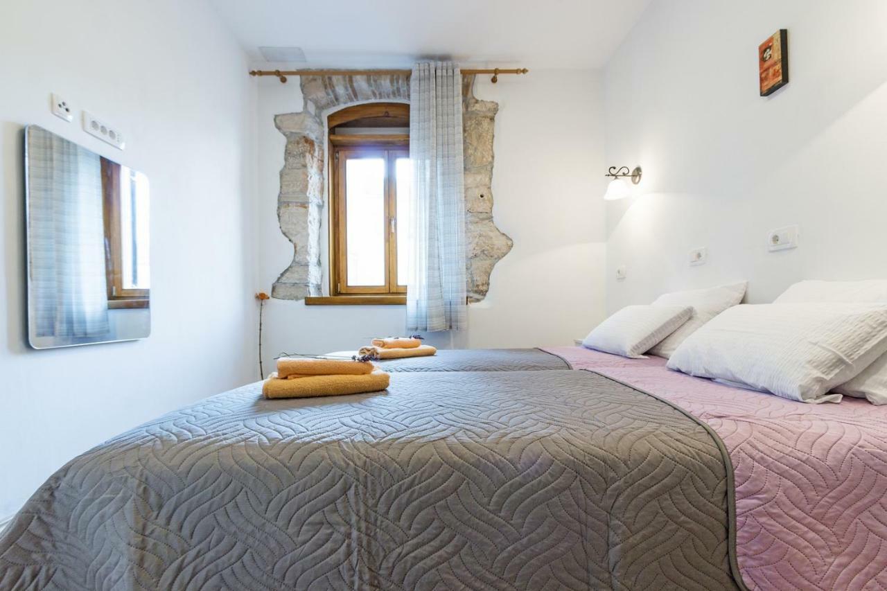 Cozy Apartment 10 Min From The Beach Pola Esterno foto